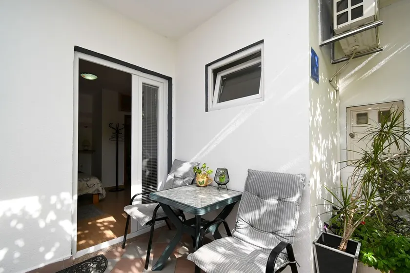 Studio flat with terrace Bibinje, Zadar (AS-18066-b) - Image 1