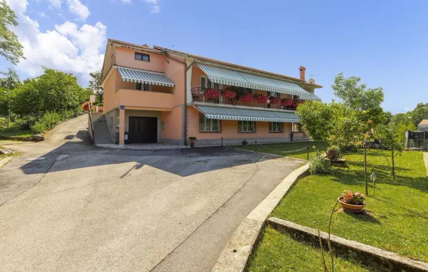 2 bedroom gorgeous apartment in Mucici - Image 1
