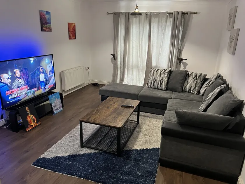 Spacious Apartment 10 min from Bluewater Shopping Centre. - Image 1