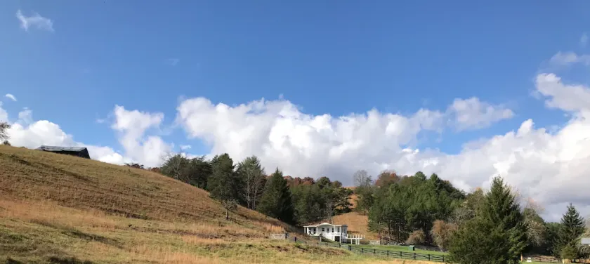 Sommerhus, pool, 300 spektakulære acres af Blue Ridge Mountains - Image 1