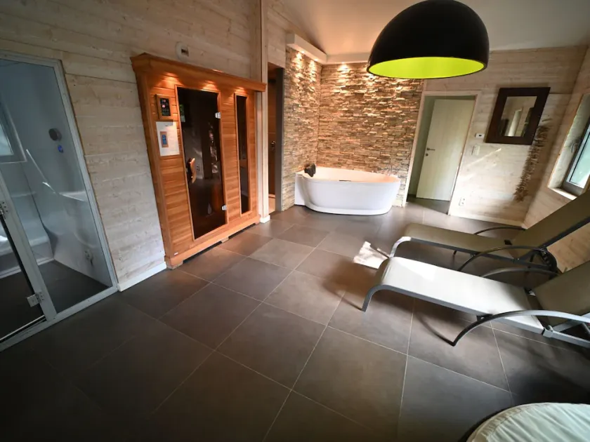Lovely Holiday Home in Marche-en-Famenne with Hot Tub - Image 1