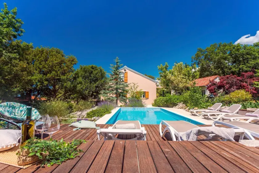 Villa Bonjo - Two Bedroom Villa, Sleeps 6 - Image 1