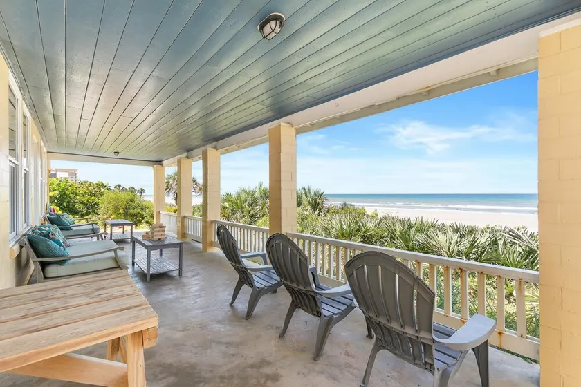 Beachside Vista - Image 1