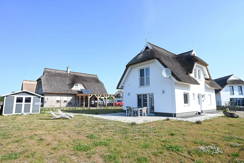 Vacation home \"Anni\" - Stylish & quiet in the vacation settlement directly at the harbor Pudde - Image 1