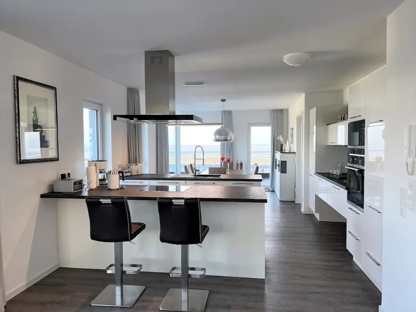 Exclusive, high-quality vacation apartment, sauna, large balcony, sea view, close to the beach - Image 1