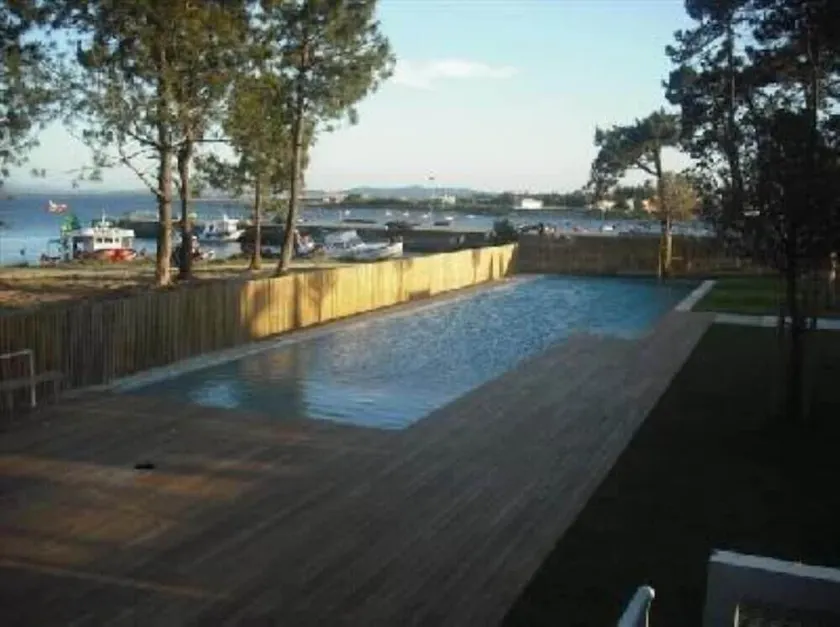 Lyxig takvåning på stranden i Arousa Island - Image 1
