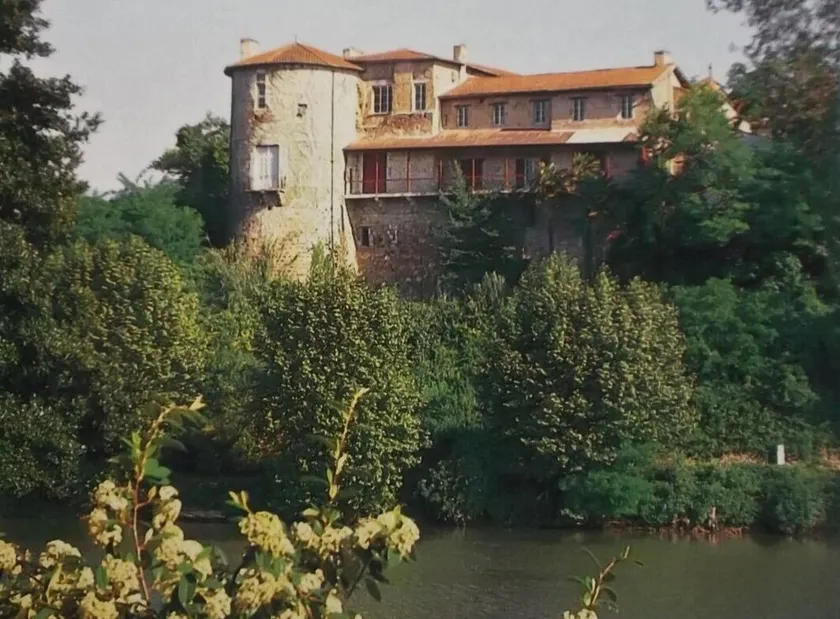 Un Moment Inoubliable au Château-abbaye de Clairac - Image 1