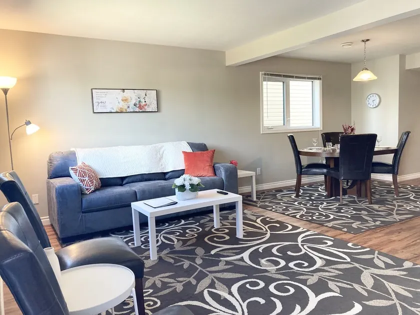❤️ Roomy 3-Bed Crew House by Reza Rentals - Image 1