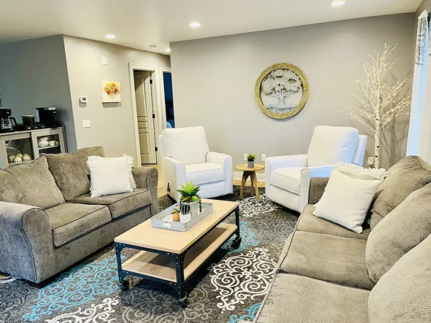 Family friendly house close to college campuses, hiking, Massanutten, and more. - Image 1