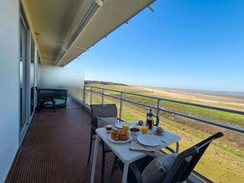 Cozy studio with balcony in Saint-Brevin, sleeps 3 - Image 1