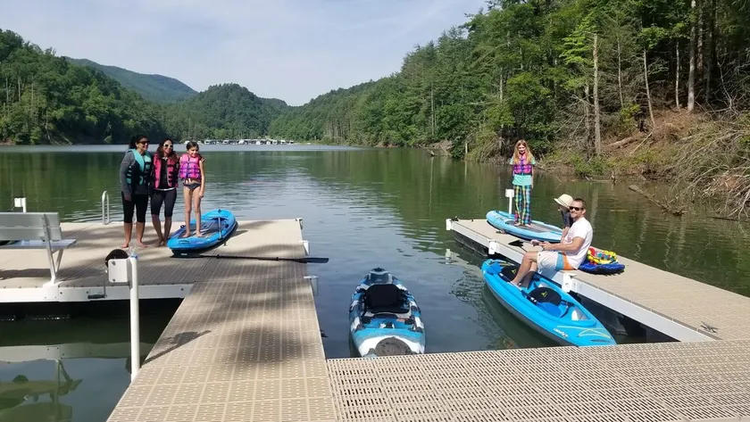 Familienspaß, Sunny Lake Front Home Private Dock Wasserspielzeug WiFi & Cell Service - Image 1
