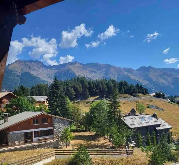 Appartamento 'Chaleureux La Montagne' con giardino privato e balcone - Image 1