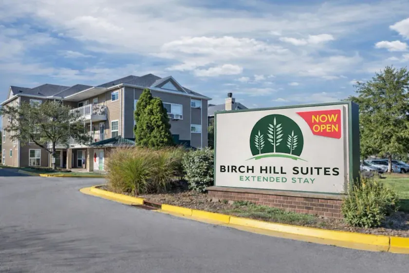 Birch Hill Suites Louisville - Image 1