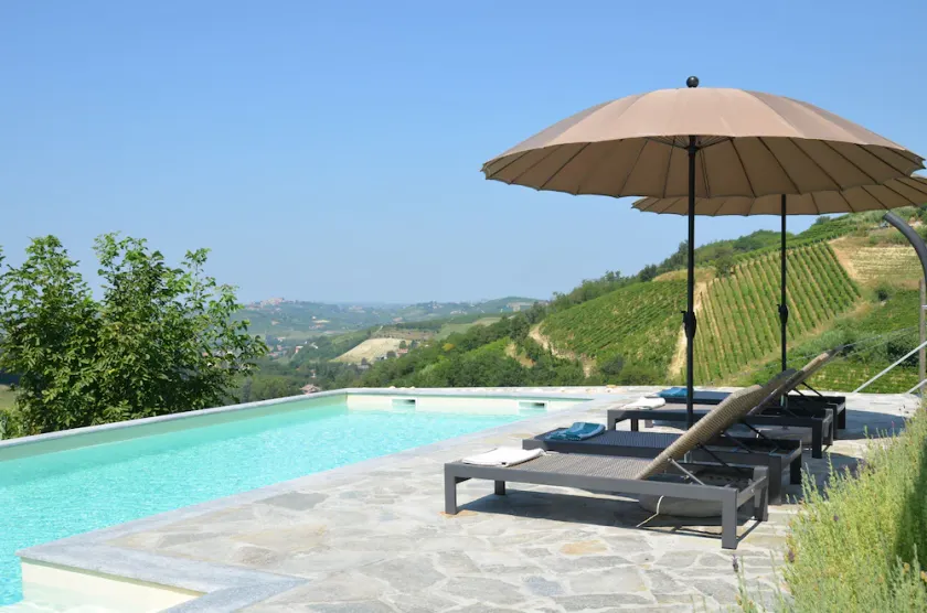 Cozy Villa w/ amazing pool and view among the vineyards and hills of Monferrato! - Image 1