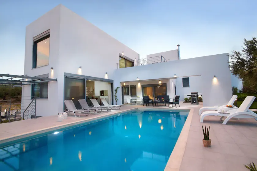 Villa Dimitra est situé dans un bel endroit paisible sur West Crete. - Image 1