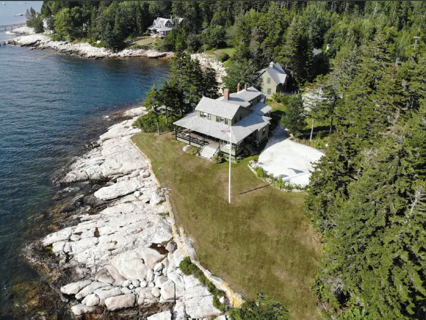 Exclusive oceanfront home, private sandy beach, expansive view, stunning sunsets - Image 1