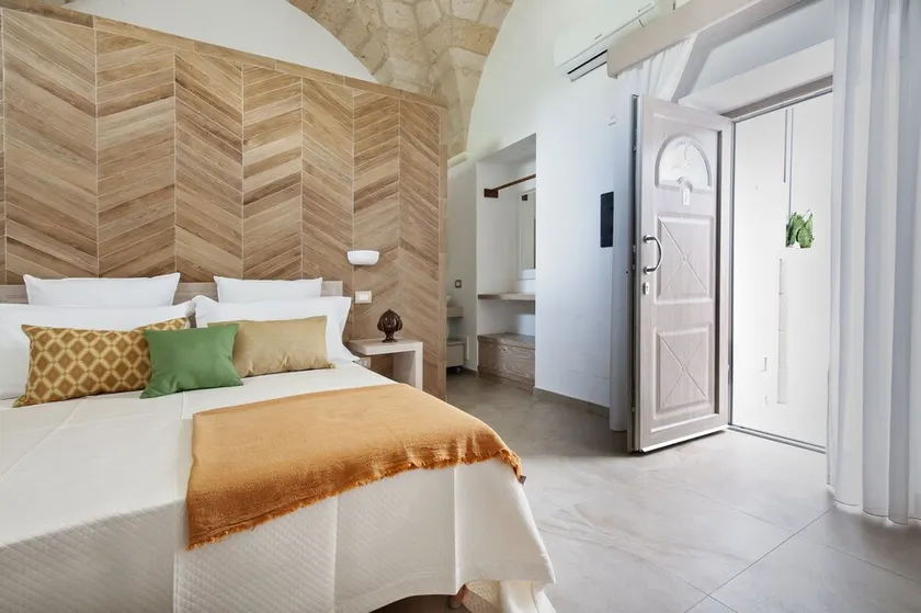 Palazzo San Lazzaro - Jacuzzi Rooms & Suites Lecce Selection - Image 1