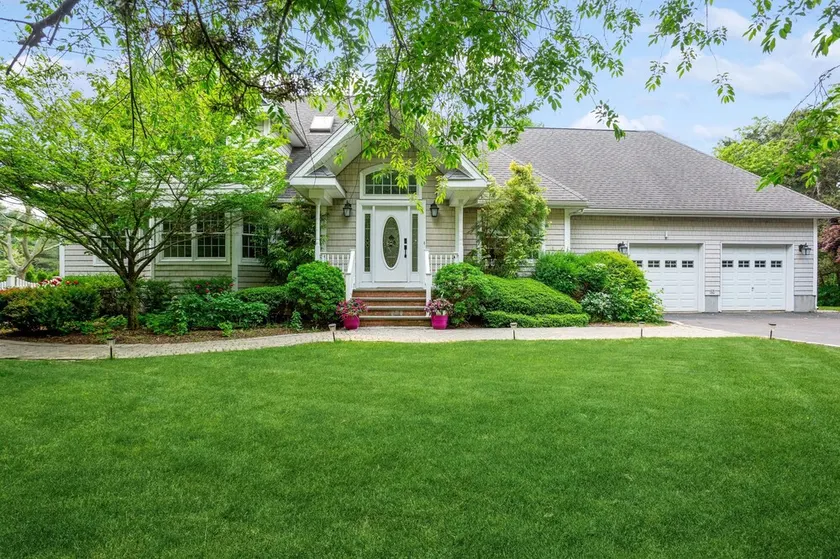 Relaxing Hamptons Oasis - Image 1