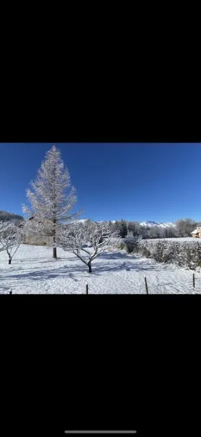 Rez de Jardin Avec vue sur les Montagnes - Image 1