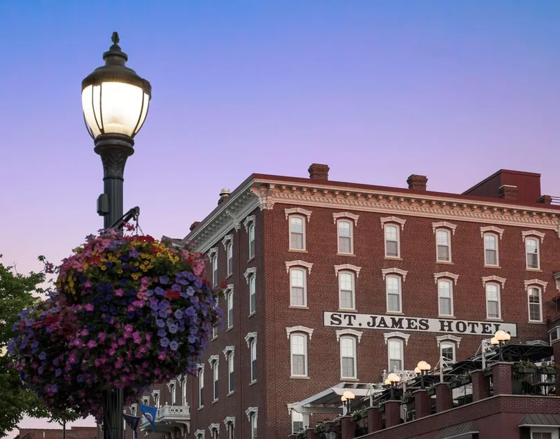 Historic Red Wing Lux Hotel, Whirlpool Room -Close to Dining-Museums-Art & More! - Image 1
