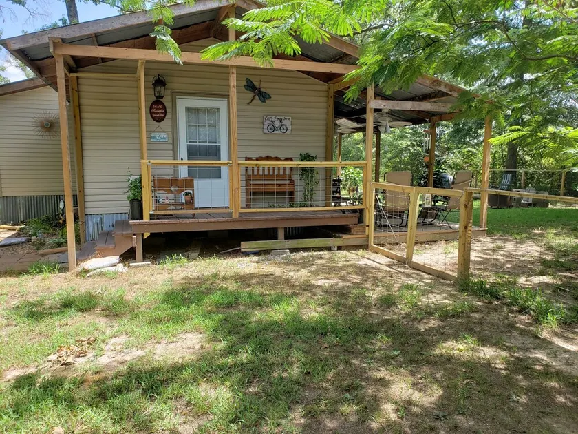 Little lake house/ Fish cabin get away - Image 1