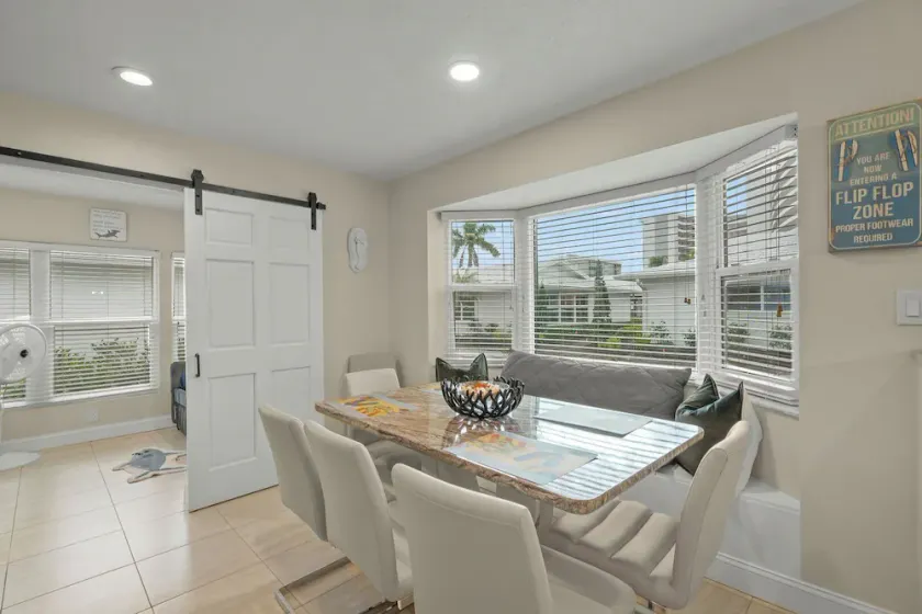Crystal Sands Villa 16 - Private Beach - Image 1