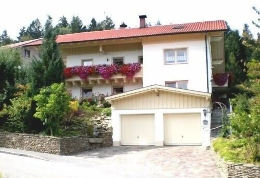 Large, cozy vacation apartment in a quiet location - Image 1