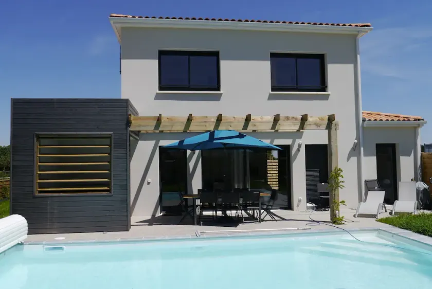 Villa 4 by Avecoeur - Image 1