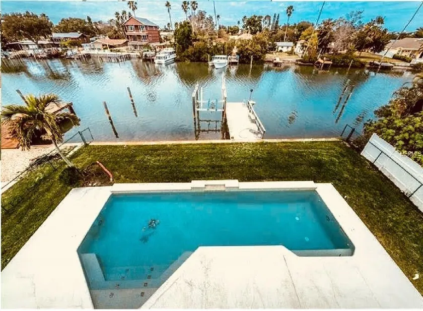 Flipper's Lagoon Luxury Waterfront Pool Home med kajakker og alt legetøj - Image 1