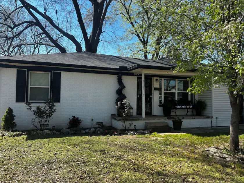 Peaceful neighborhood within minutes to many of the greater Tulsa venues - Image 1