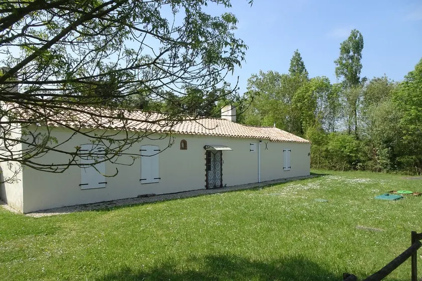 Long House Retreat, 6 sovepladser, tæt på strandene i St. Jean de Mont - Image 1