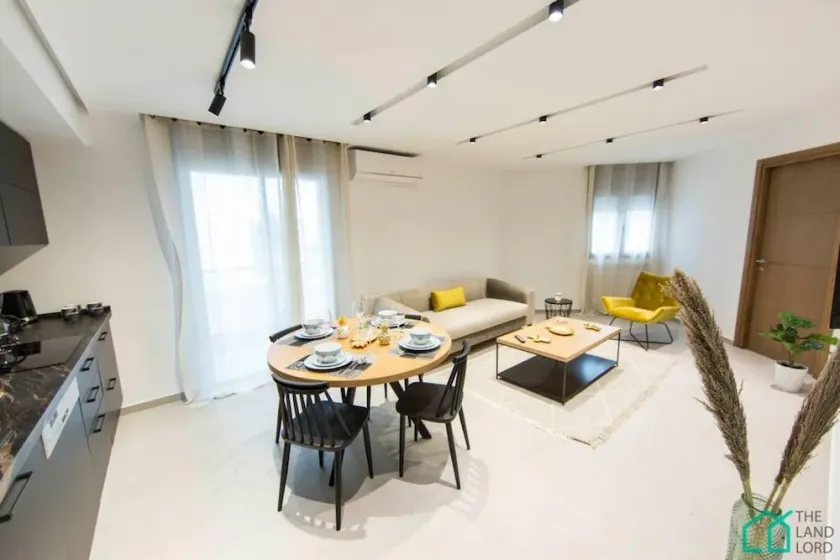 Sunset 203 Luxury apt With Gym in Lac1 - Image 1