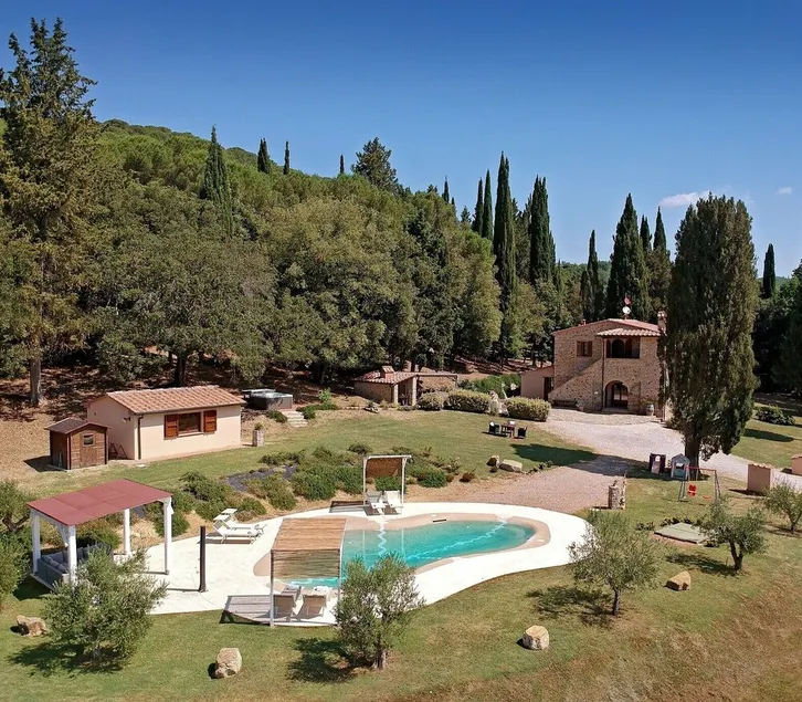 Villa Podere Cafaggio with Private Pool, Terrace, and Air Conditioning - Image 1