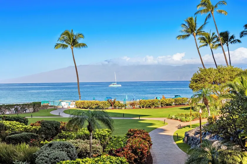 Grdn View steps from beach, dining, shopping 270 - Image 1