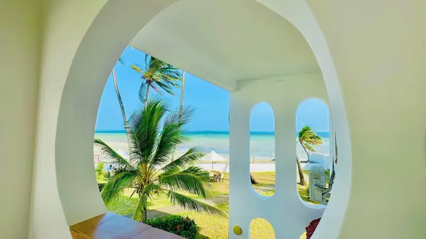 Bamburi Beach Villa - Image 1
