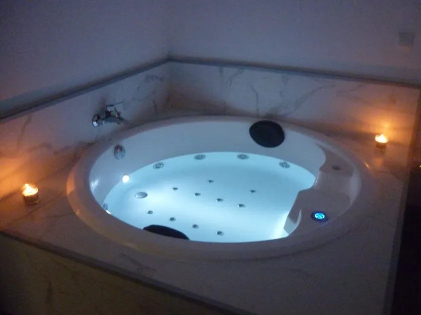 Lejlighed med jacuzzi og Wifi - Image 1