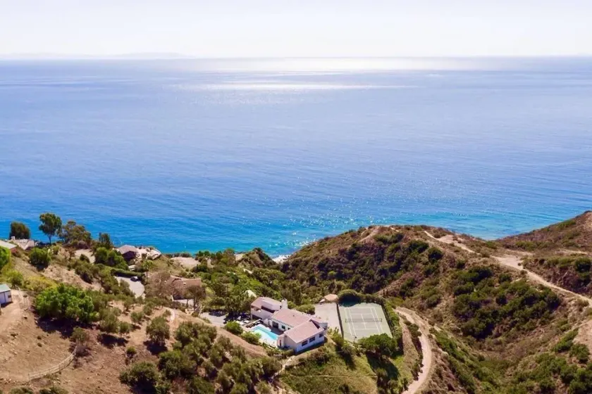 Panoramic Ocean View, 7 Bedroom Gated Villa, with Tennis Court and Swimming Pool - Image 1