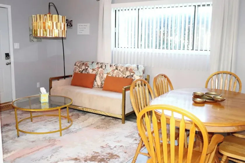 2 BR Stay MINS to Aurora Premium Outlets - Image 1