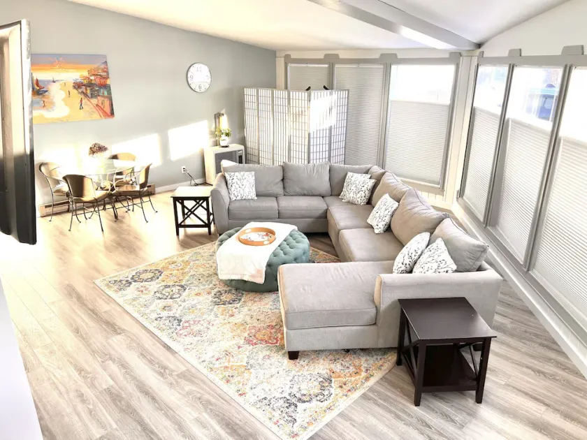 Walkable, modern, spacious village home, dockage, hot tub, fenced in yard. - Image 1