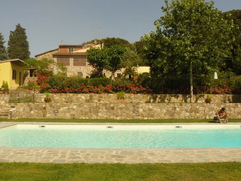 Two-room apartment barn in farmhouse with swimming pool - Image 1