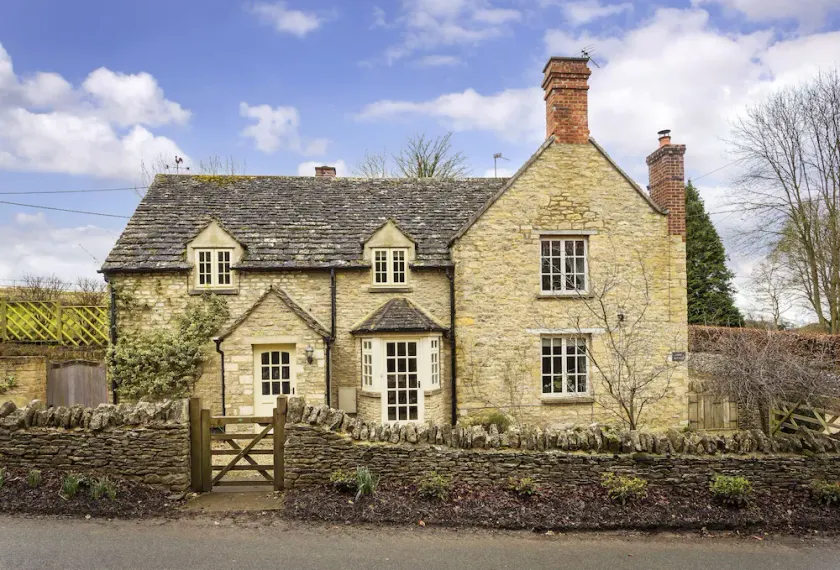 Enjoy a taste of rural life in this beautifully presented Cotswold period home. - Image 1