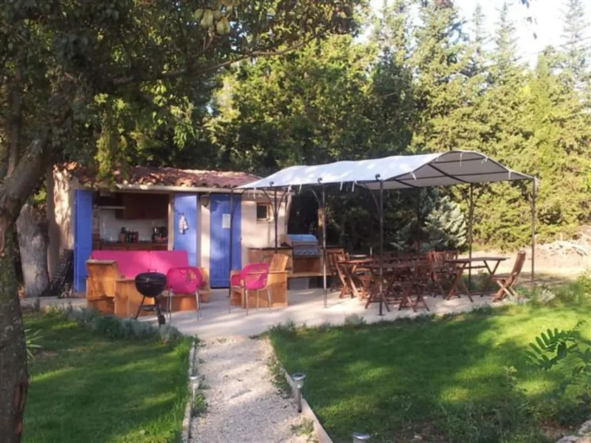 Thym, auténtica sala de chambre d'hotes con cocina al aire libre para el almuerzo y la cena. - Image 1