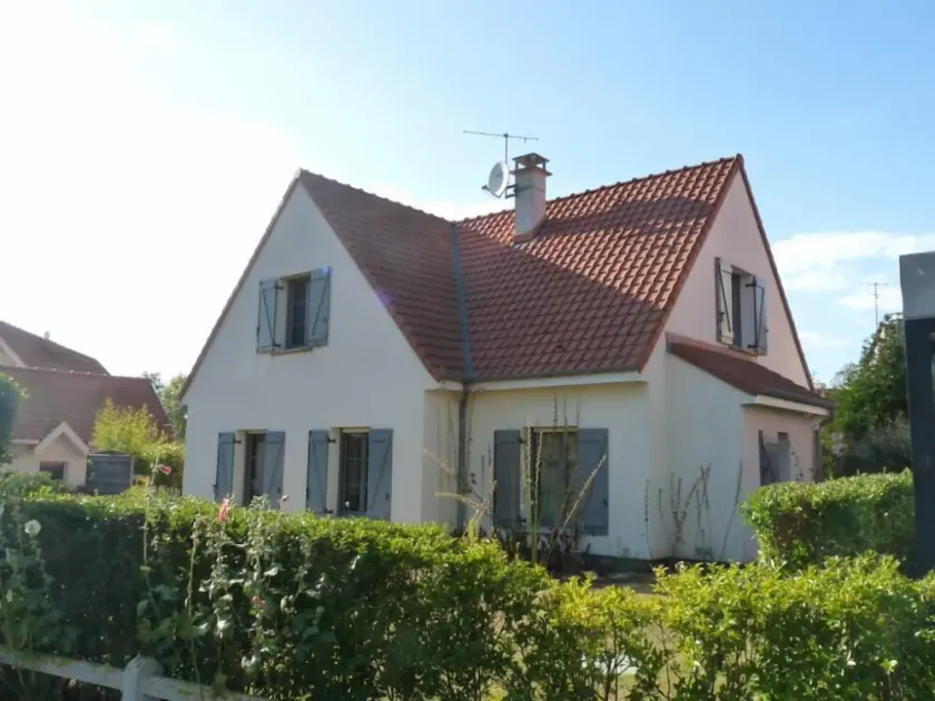 LUXURY VILLA TO RENT LARGE CAPACITY - Image 1