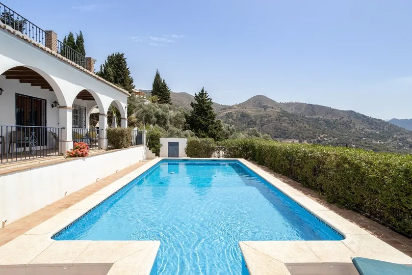 Villa \"Hugo\" con vistas al mar y a la montaña y Wi-Fi - Image 1