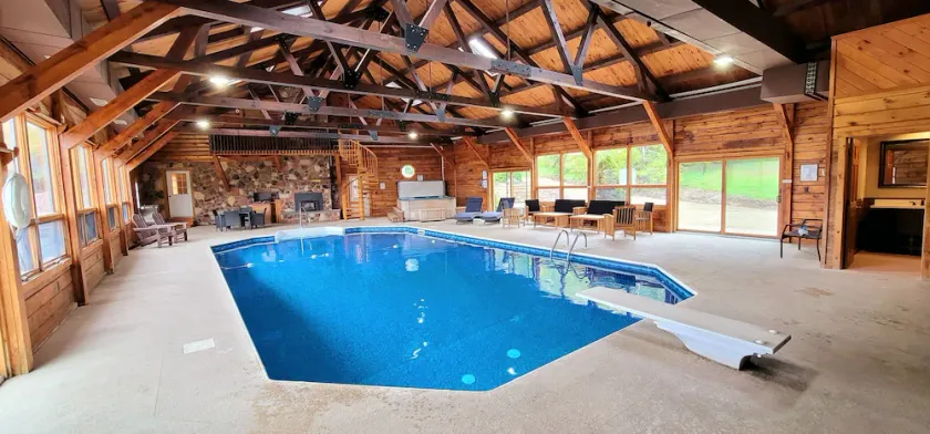 Lodge w/ INDOOR PRIVATE HEATED POOL + Hot Tub + Fire Pit + Pond, on 19 acres - Image 1