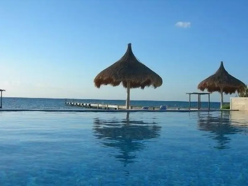 Brand New Luxury Villa, 3 BR, 3. 5 Bath, Ocean Front, pour 8 personnes - Image 1