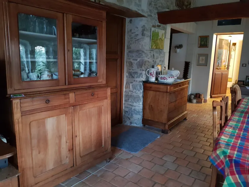 Room with suite - Image 1