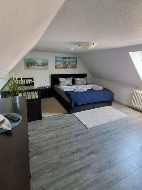 149 Vacation with a difference, 2 bedrooms, outdoor seating area, car parking space - 149 Vacation with a difference - Image 1