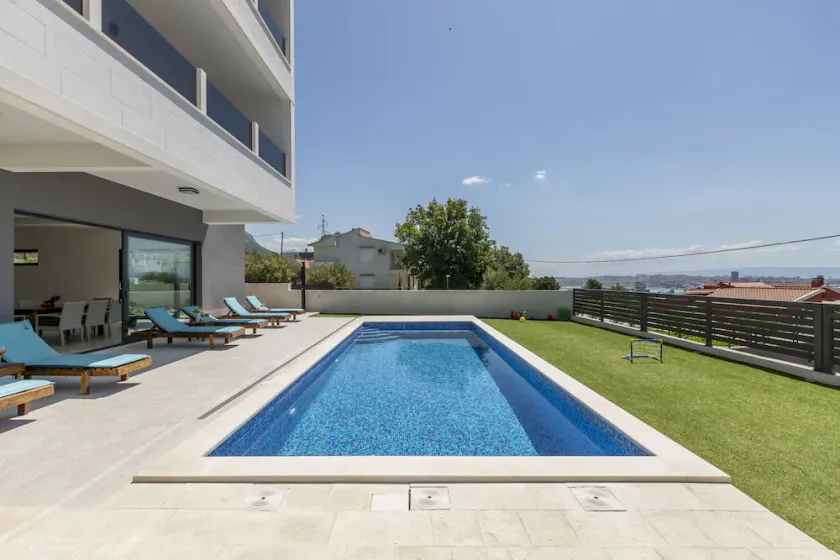 Exlusive Villa, private, VIP, private pool, sea view, comfortable for 10+4 - Image 1
