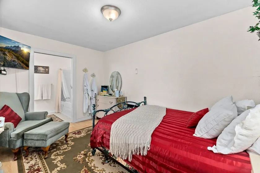 Fox Room at Conley Suites BNB - Image 1